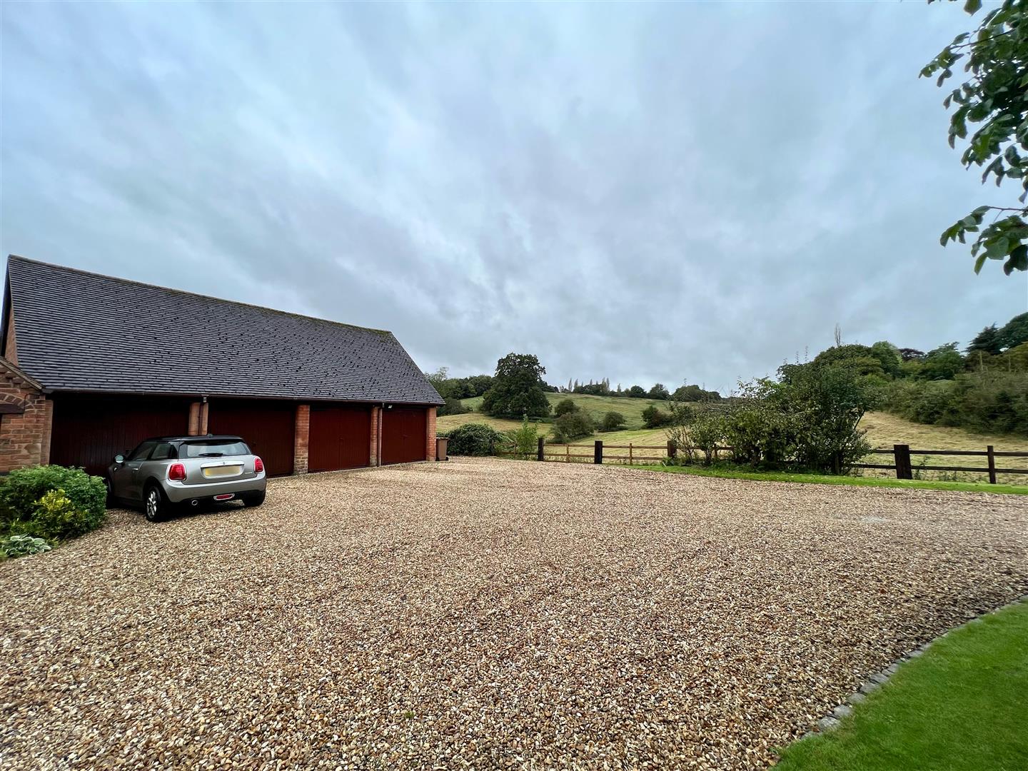 3 bed barn conversion for sale in Off Waggon Lane, Kidderminster  - Property Image 29