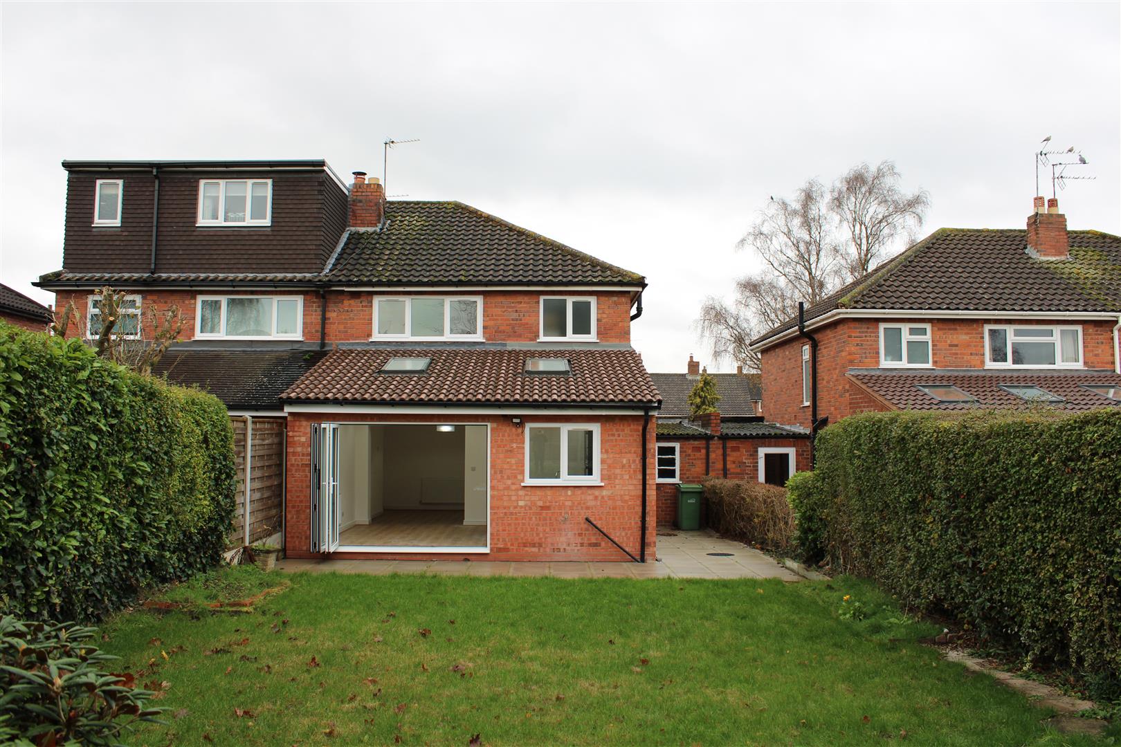 3 bed semi-detached house for sale in The Broadway, Stourbridge  - Property Image 16