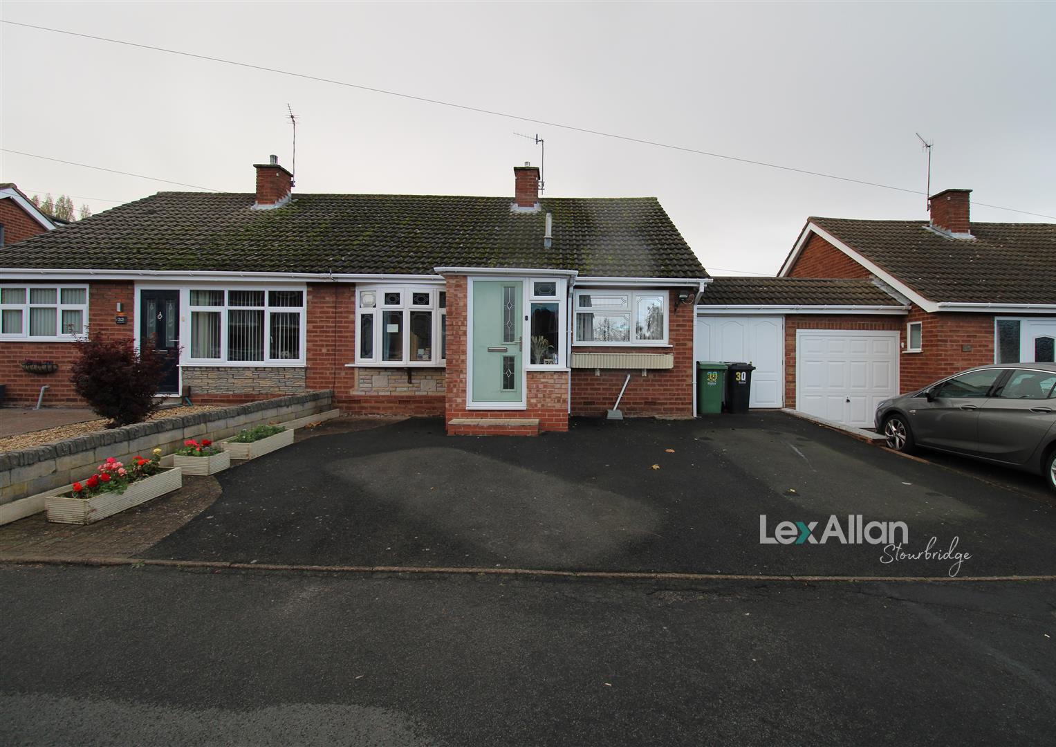 2 bed semi-detached bungalow for sale in Granville Drive, Kingswinford, DY6 