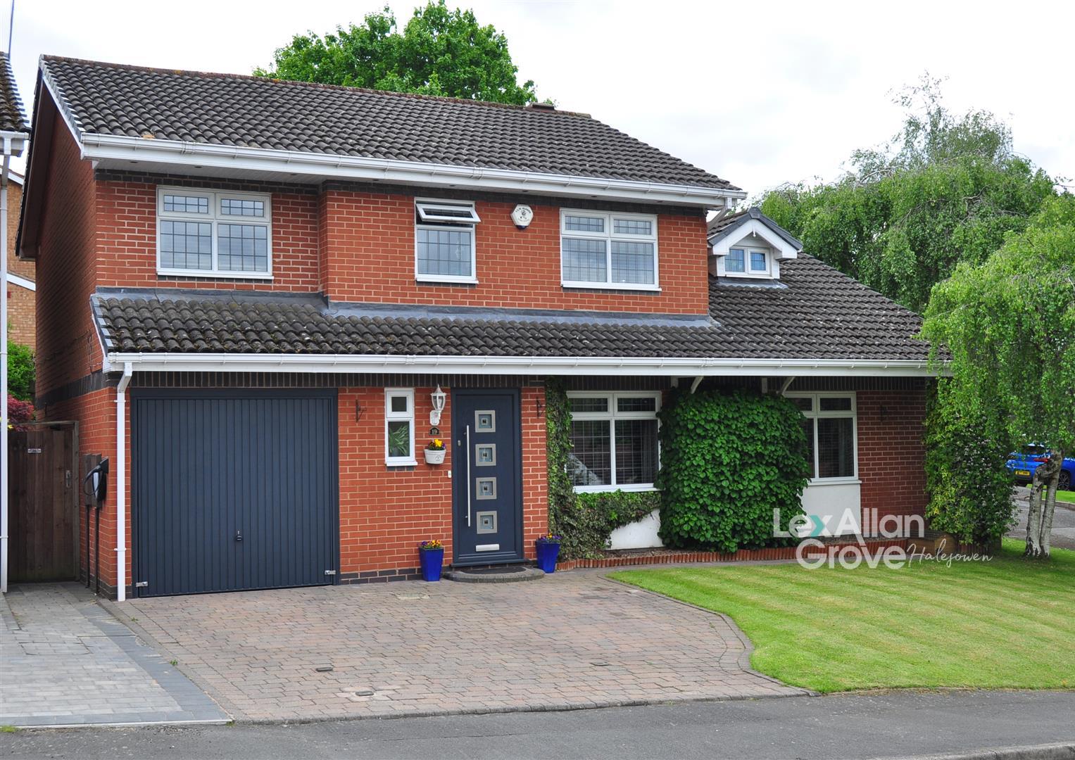 5 bed detached house for sale in Foxhollies Drive, Halesowen, B63 