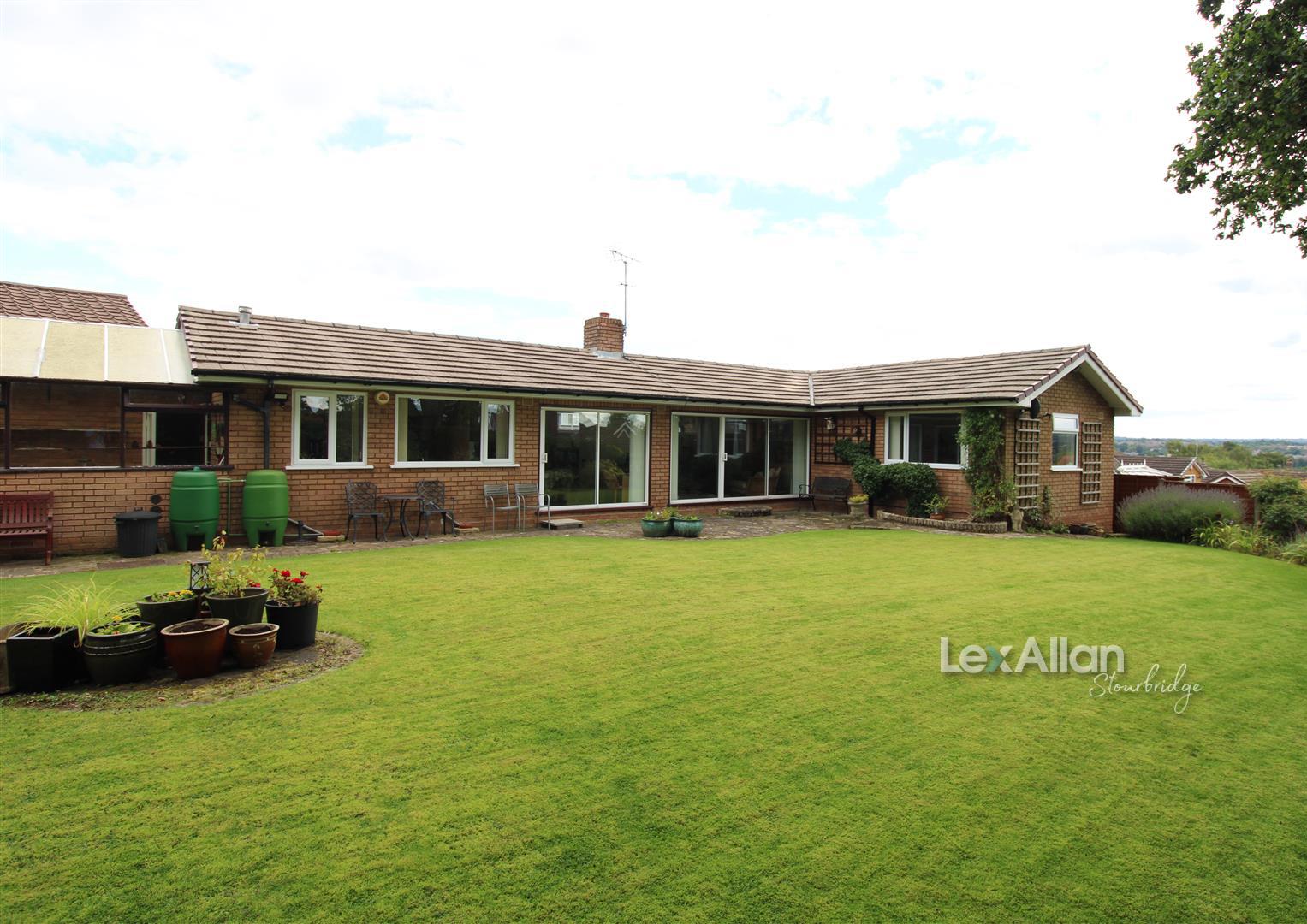 3 bed detached bungalow for sale in Wollaston Court, Stourbridge  - Property Image 4