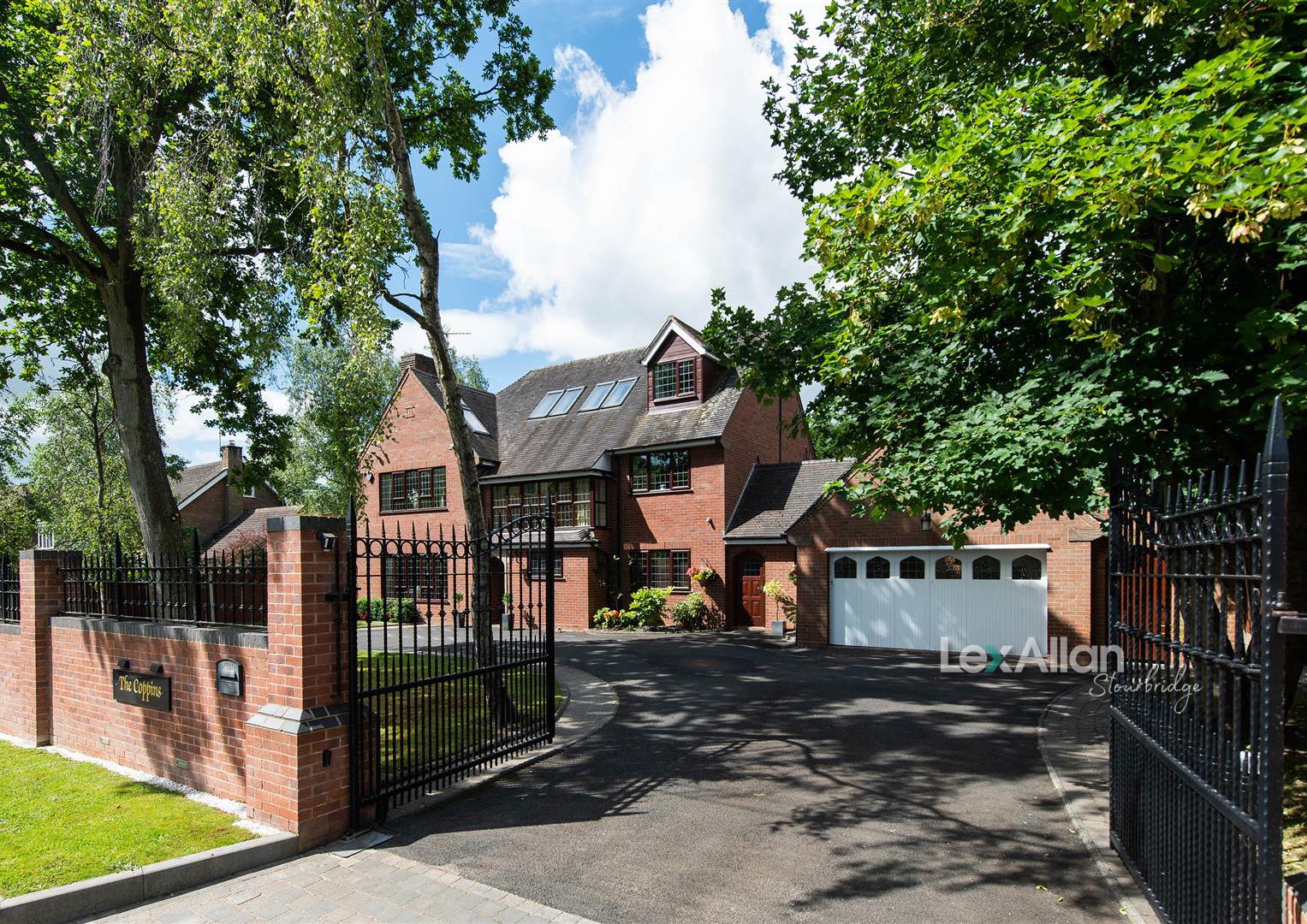 6 bed detached house for sale in Hunters Ride, Stourbridge - Property Image 1