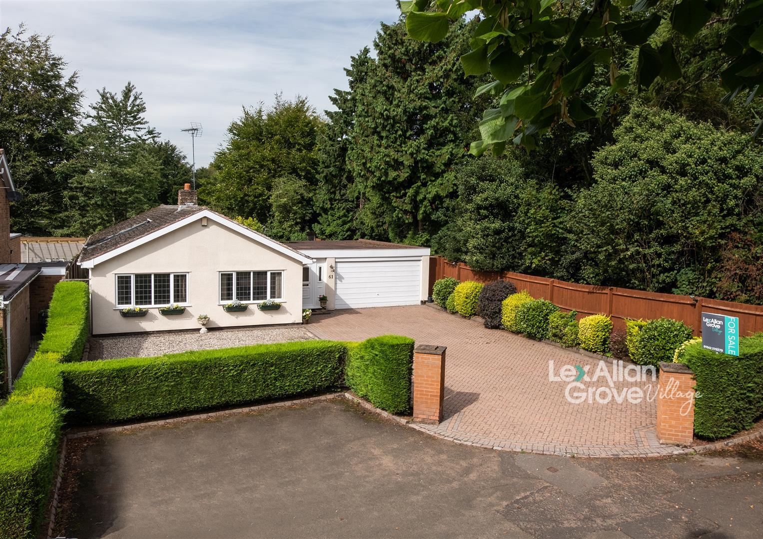 3 bed detached bungalow for sale in Kidderminster Road, Stourbridge - Property Image 1