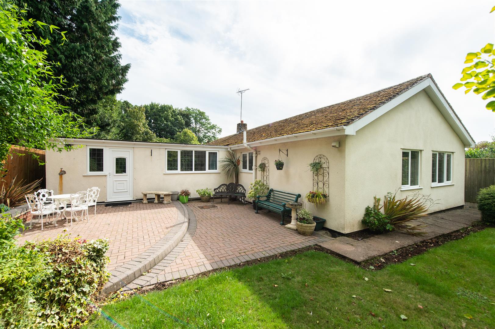 3 bed detached bungalow for sale in Kidderminster Road, Stourbridge  - Property Image 22