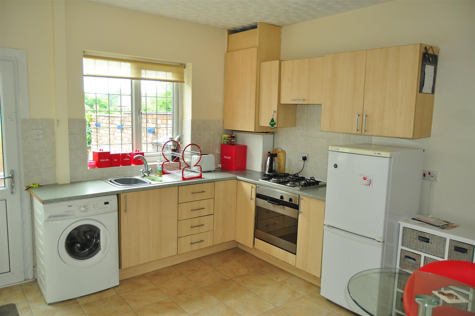 2 bed terraced house for sale in Coombs Road, Halesowen  - Property Image 3