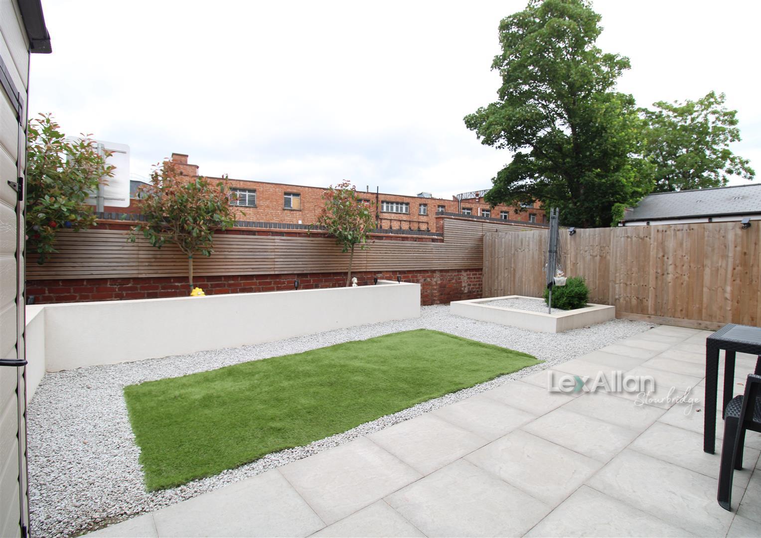 1 bed apartment for sale in Victoria Street, Stourbridge - Property Image 1