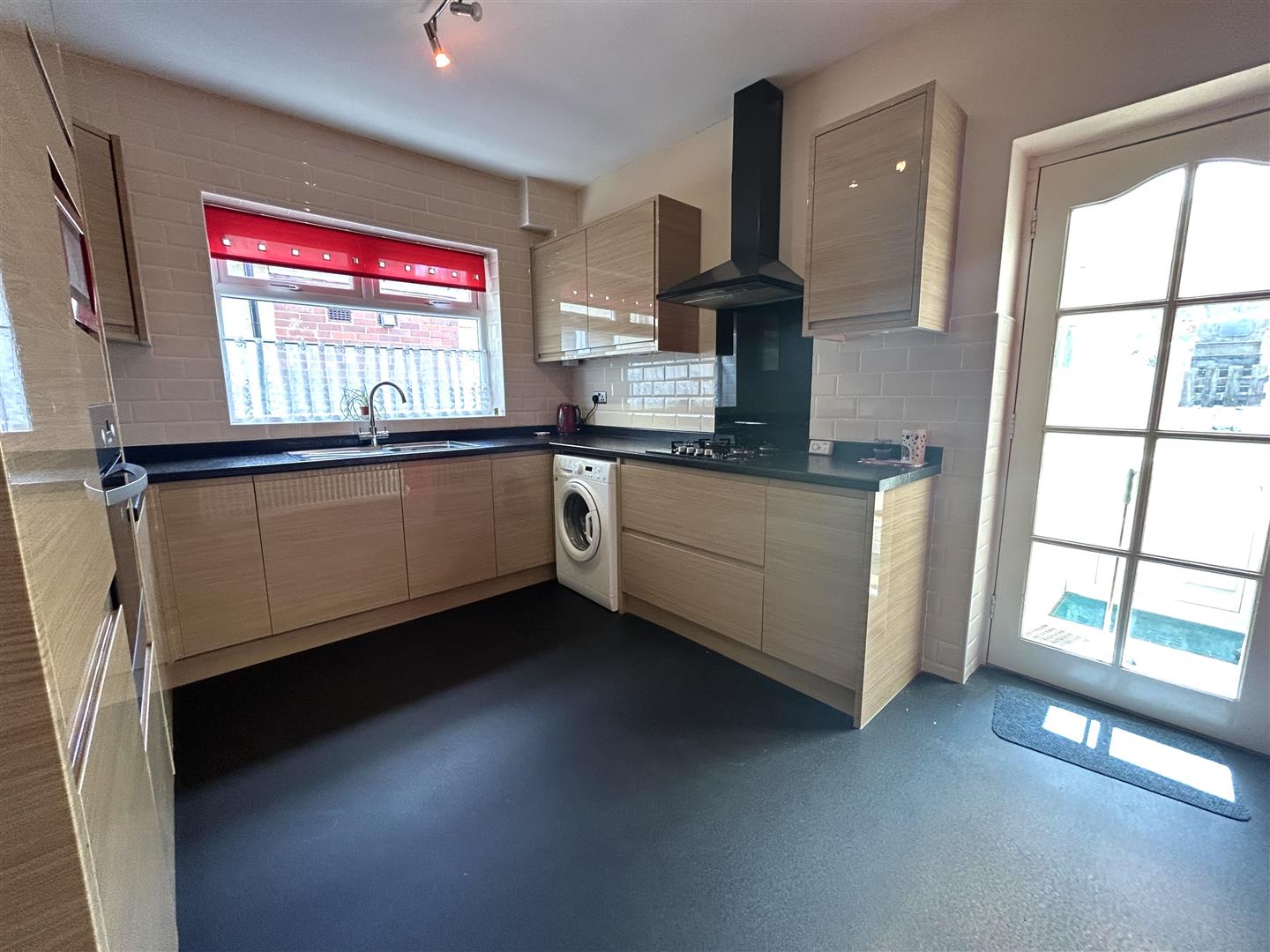 2 bed detached bungalow for sale in Station Road, Cradley Heath  - Property Image 5