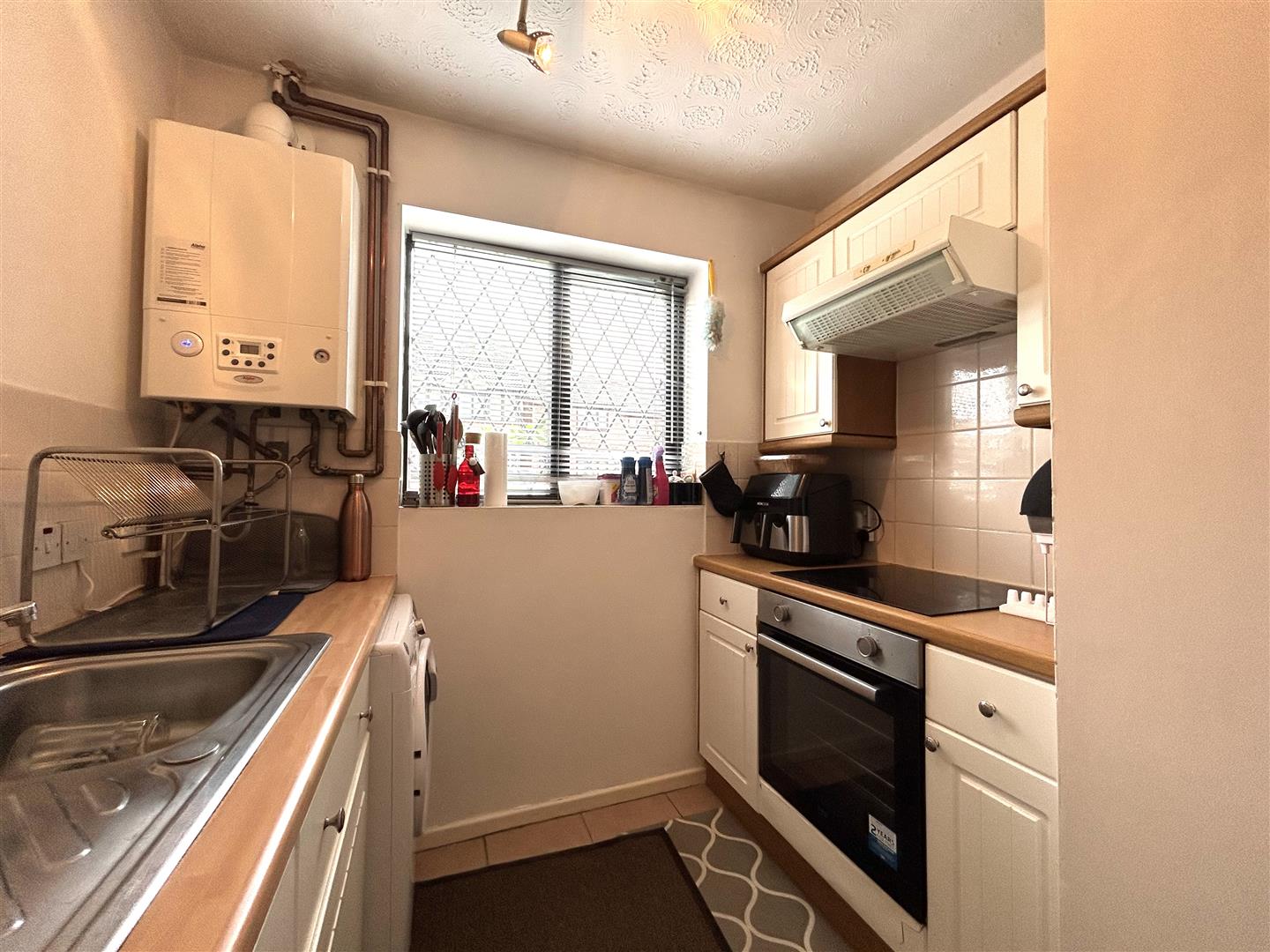 2 bed end of terrace house for sale in Clent Hill Drive, Rowley Regis  - Property Image 4