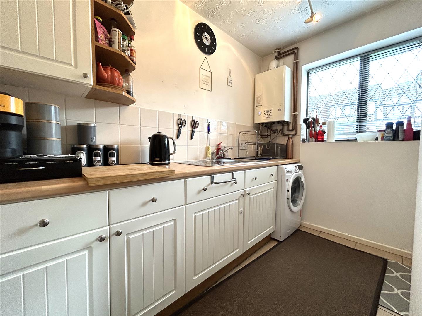 2 bed end of terrace house for sale in Clent Hill Drive, Rowley Regis  - Property Image 3