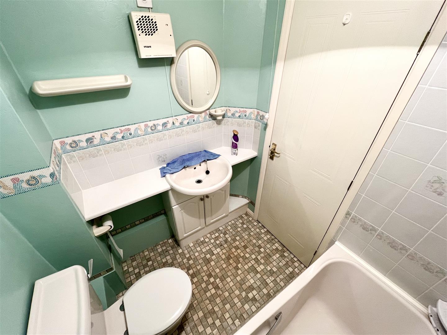 2 bed flat for sale in Victoria Gardens, Cradley Heath  - Property Image 11