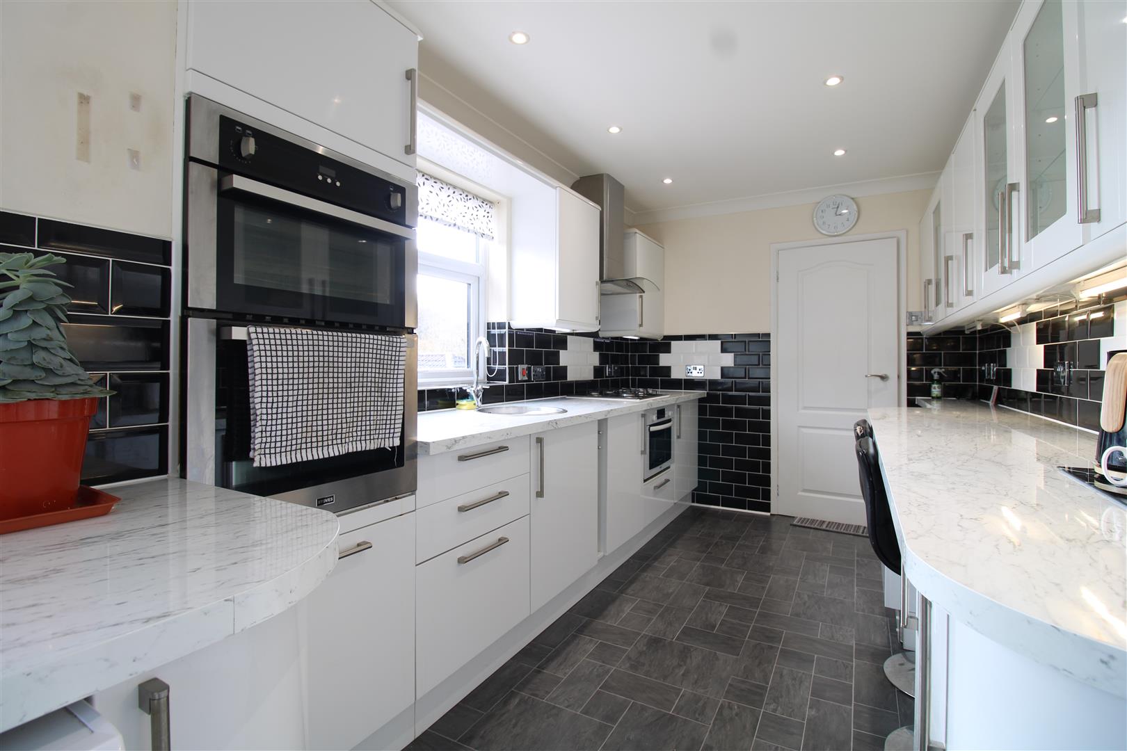 3 bed semi-detached house for sale in Perrins Lane, Stourbridge  - Property Image 8
