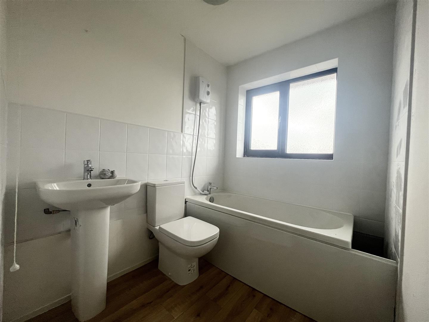 2 bed flat for sale in Woodcombe Close, Brierley Hill  - Property Image 7