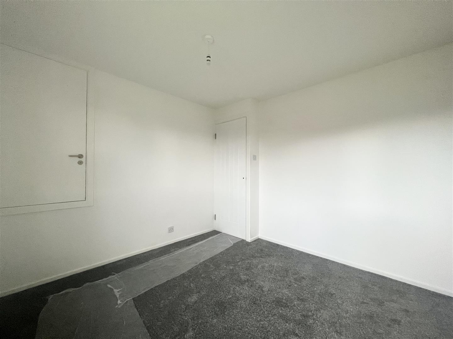 2 bed flat for sale in Woodcombe Close, Brierley Hill  - Property Image 9