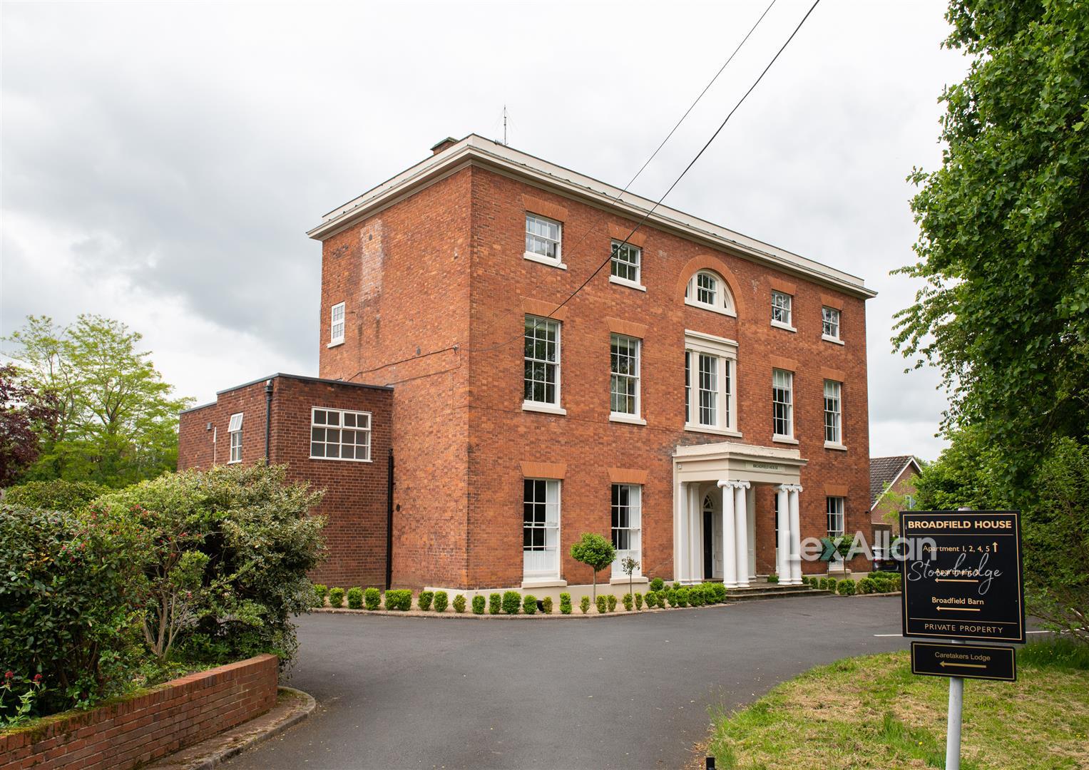 2 bed apartment for sale in Compton Drive, Kingswinford - Property Image 1