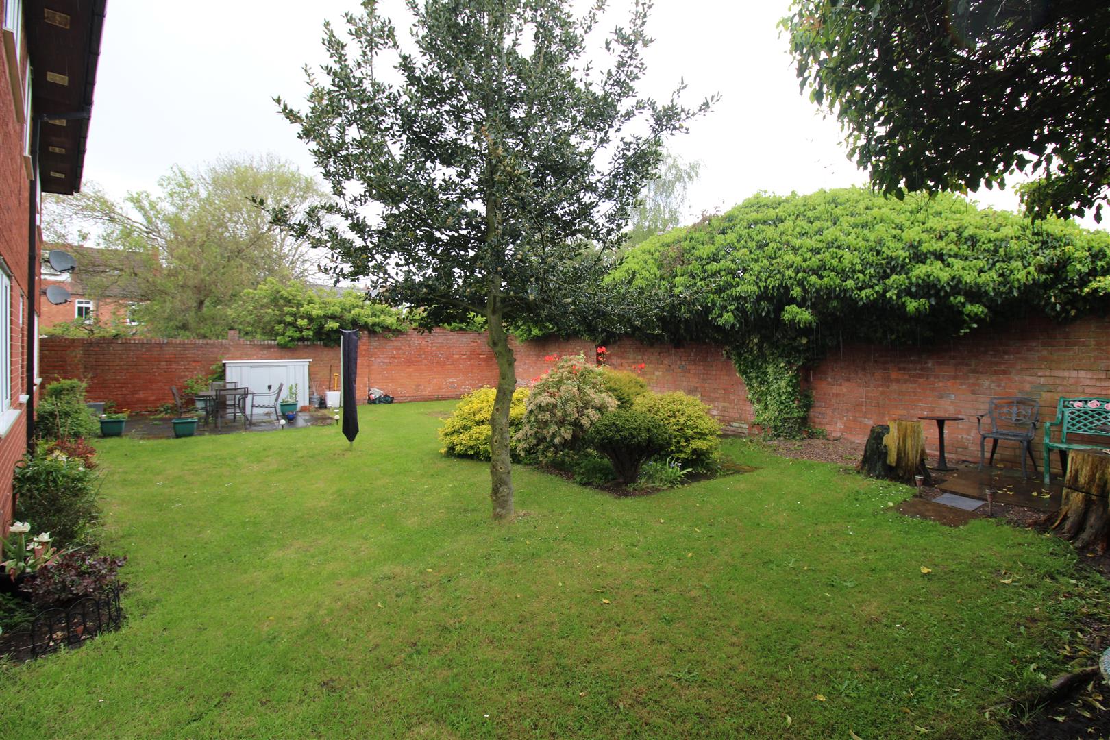 2 bed apartment for sale in Clark Street, Stourbridge  - Property Image 2