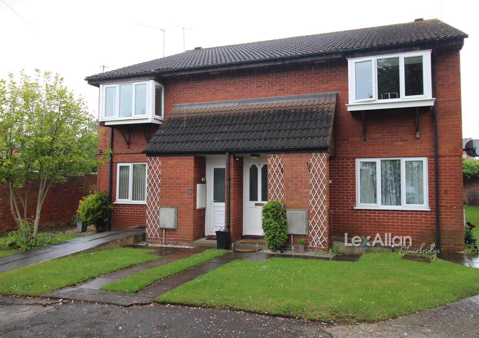 2 bed apartment for sale in Clark Street, Stourbridge  - Property Image 1
