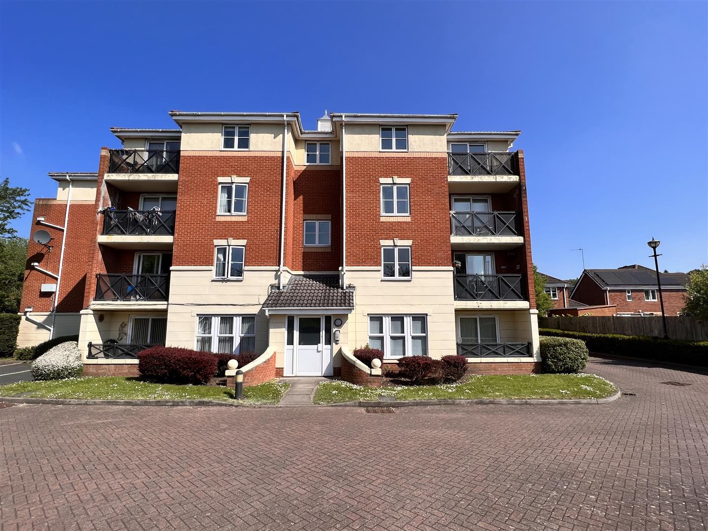 2 bed flat for sale in Luanne Close, Cradley Heath  - Property Image 7