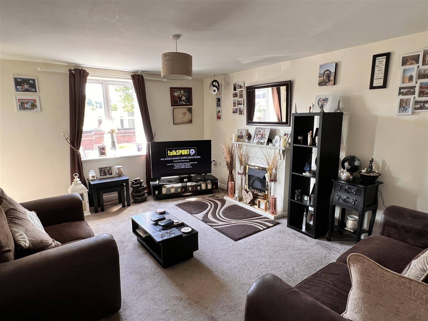 2 bed flat for sale in Luanne Close, Cradley Heath  - Property Image 2
