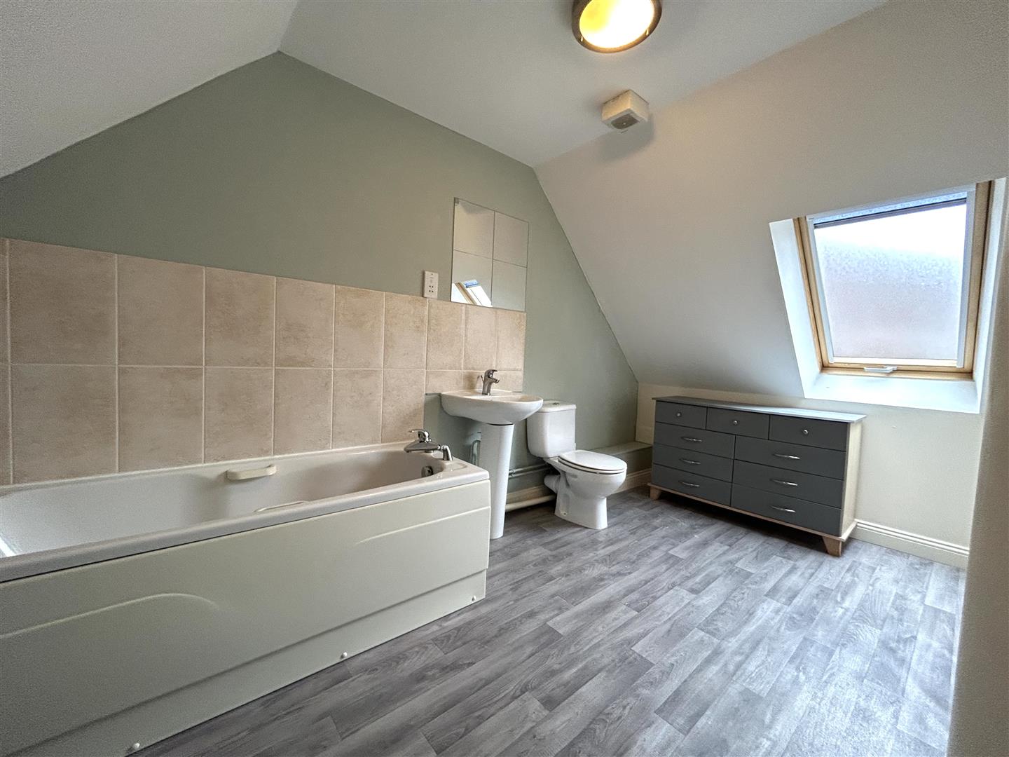 2 bed apartment for sale in Haden Hill Road, Halesowen  - Property Image 9