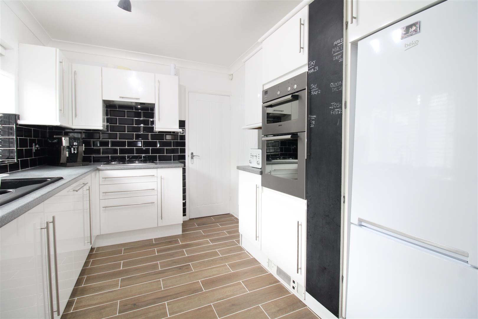 3 bed semi-detached house for sale in Coldstream Drive, Stourbridge  - Property Image 4