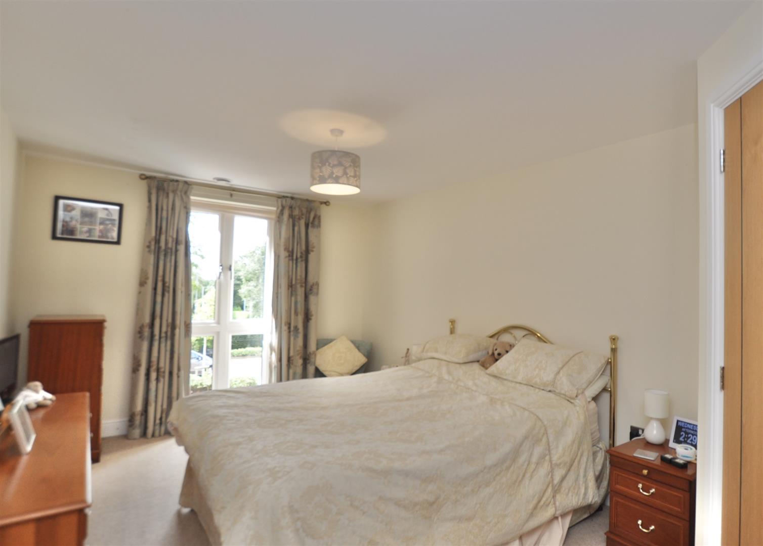 2 bed apartment for sale in Park Road, Stourbridge  - Property Image 14