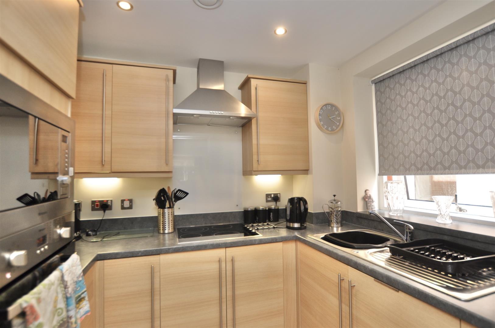 2 bed apartment for sale in Park Road, Stourbridge  - Property Image 12