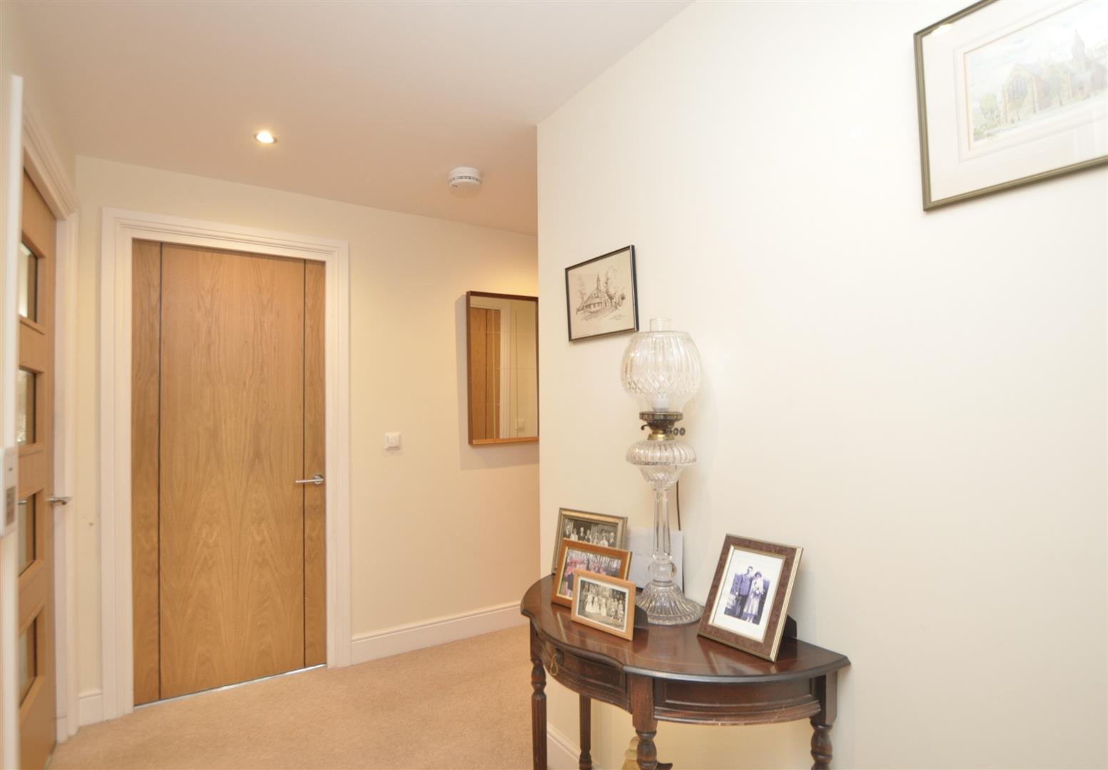 2 bed apartment for sale in Park Road, Stourbridge  - Property Image 7
