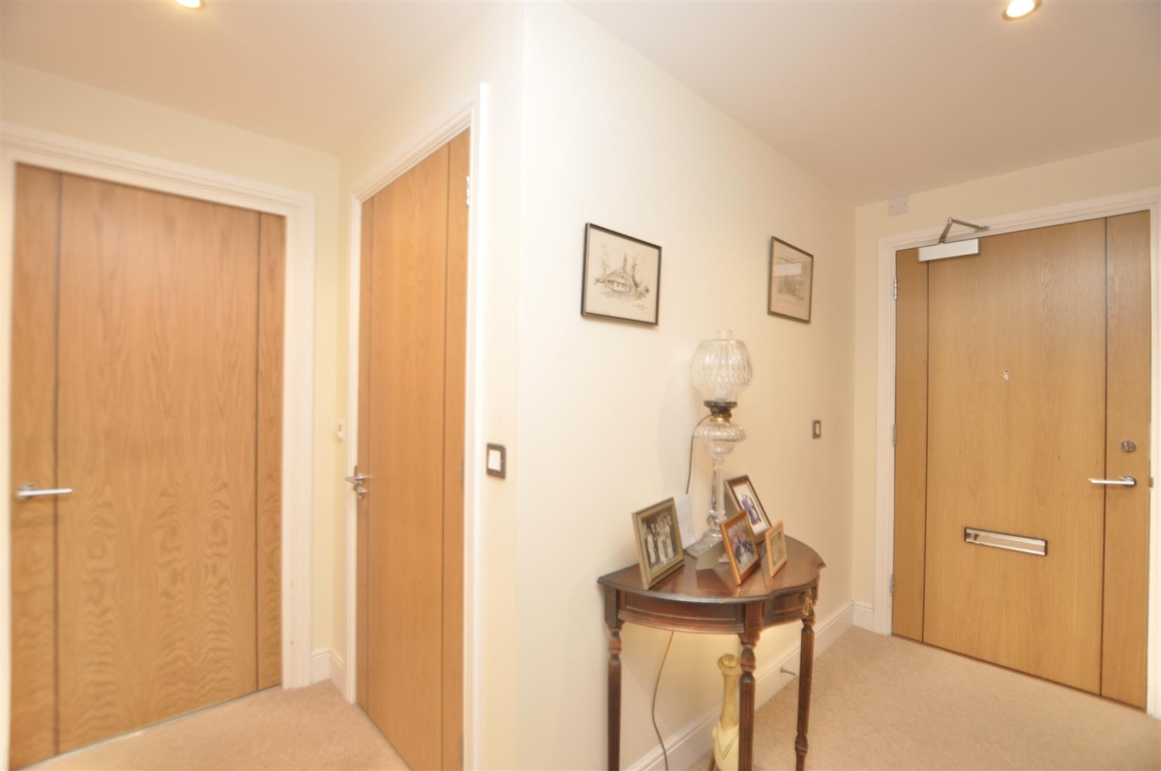 2 bed apartment for sale in Park Road, Stourbridge  - Property Image 6