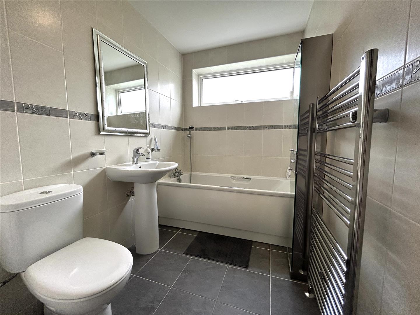 4 bed town house for sale in Abberton Close, Halesowen  - Property Image 9