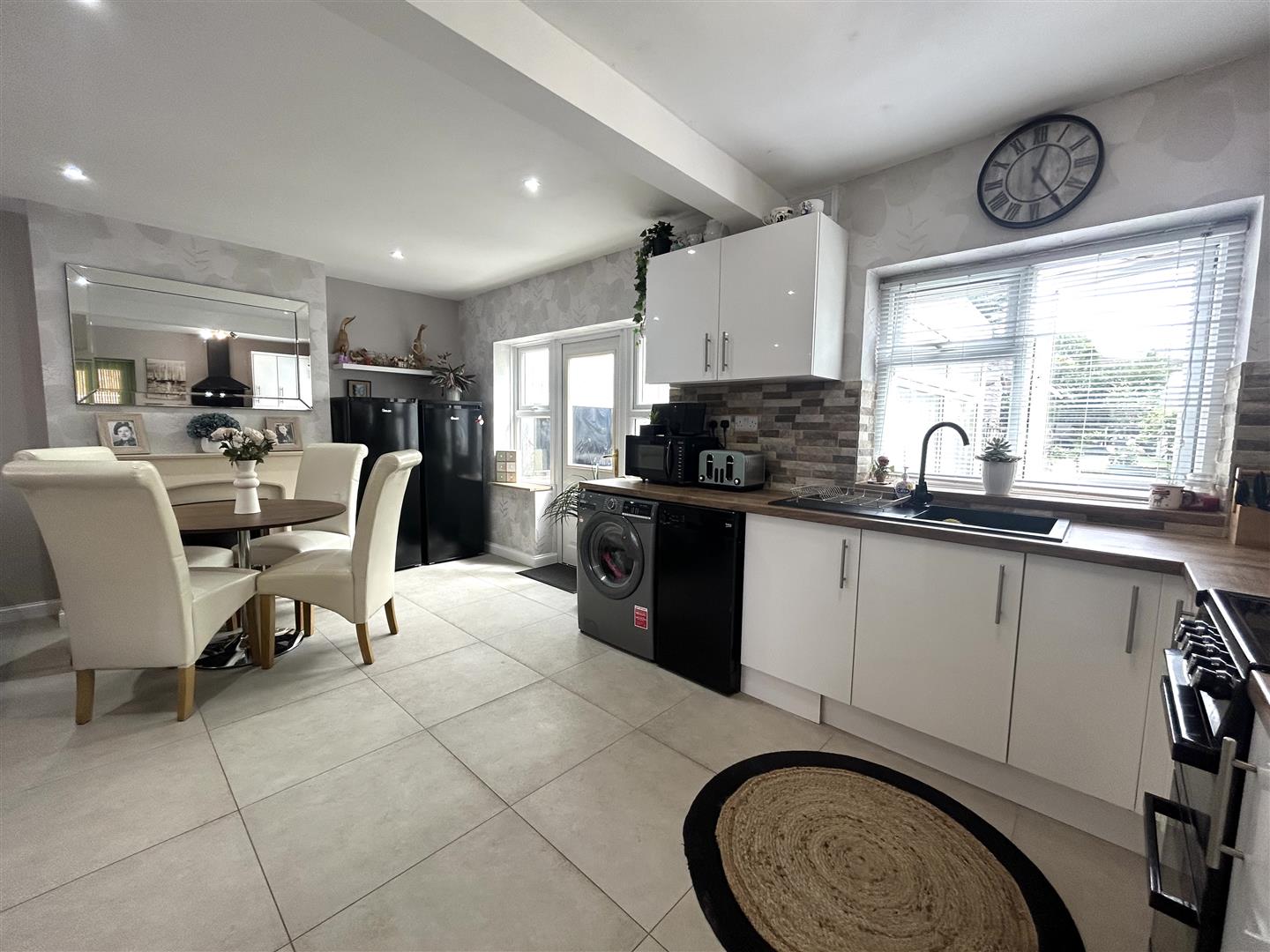 3 bed semi-detached house for sale in The Longcroft, Halesowen  - Property Image 4