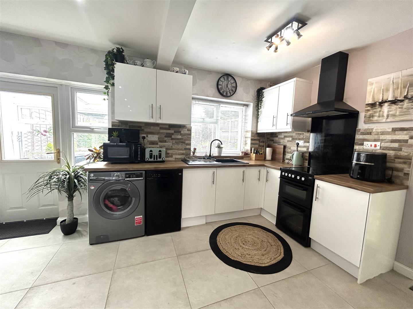3 bed semi-detached house for sale in The Longcroft, Halesowen  - Property Image 3