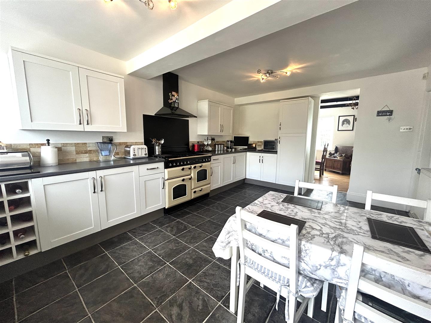 3 bed semi-detached house for sale in Beeches View Avenue, Halesowen  - Property Image 6