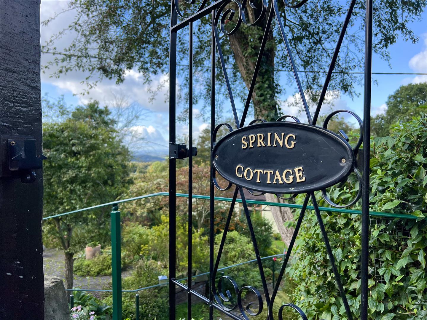4 bed cottage for sale in Mount Lane, Stourbridge  - Property Image 4