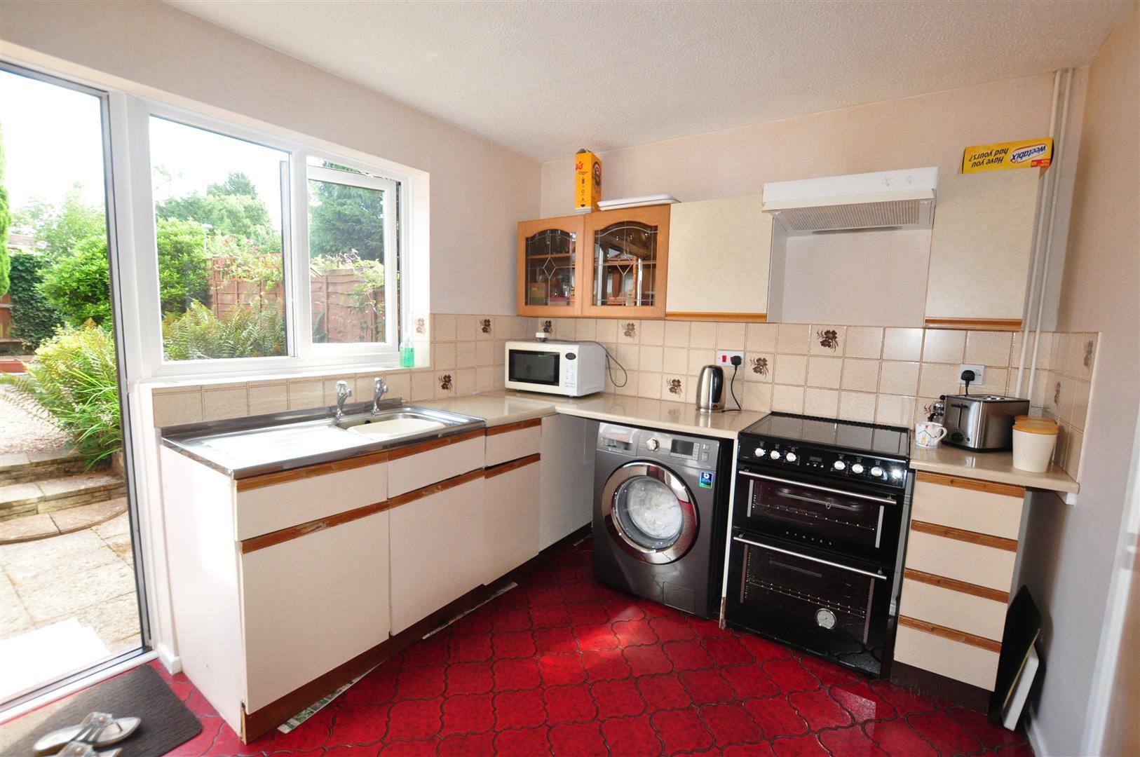 2 bed terraced house for sale in Woodhouse  Orchard, Stourbridge  - Property Image 4