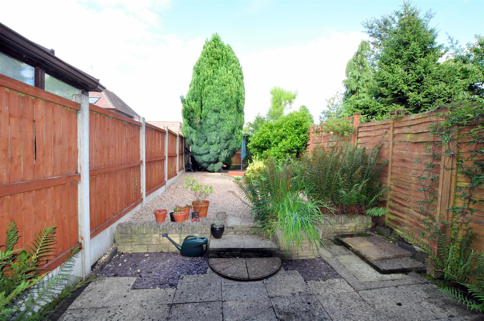 2 bed terraced house for sale in Woodhouse  Orchard, Stourbridge  - Property Image 8