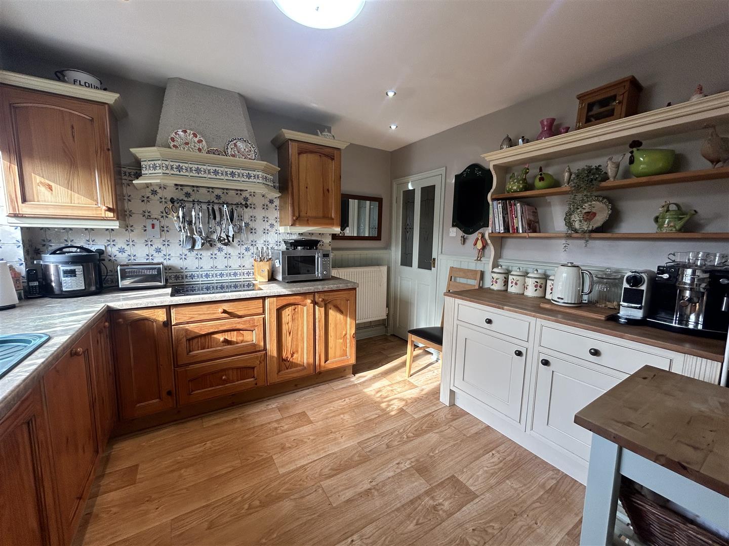 3 bed semi-detached house for sale in Ashfield Crescent, Dudley  - Property Image 2