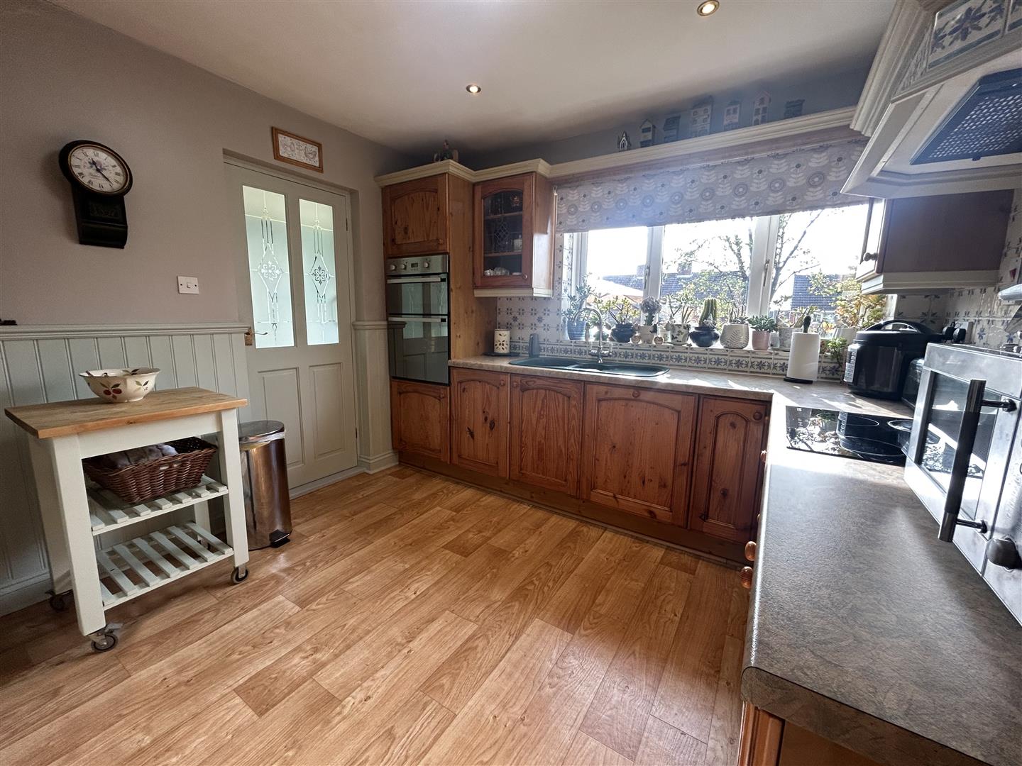 3 bed semi-detached house for sale in Ashfield Crescent, Dudley  - Property Image 4