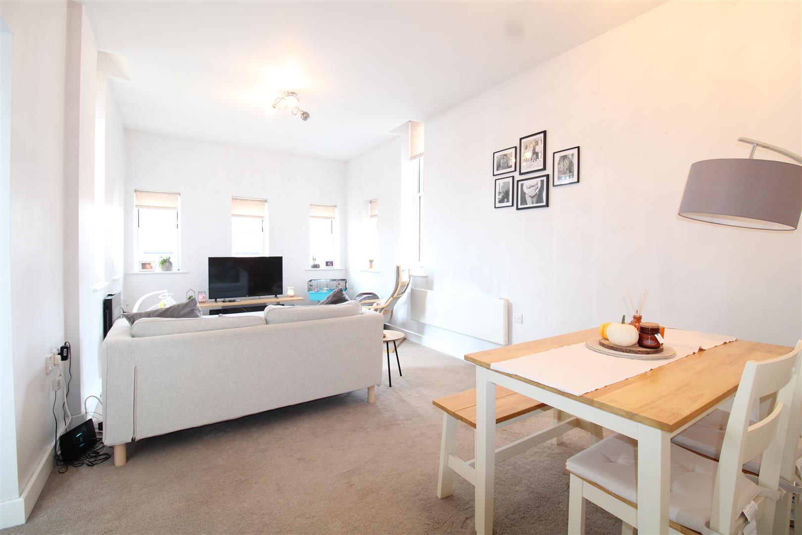 2 bed apartment for sale in Clock Tower View, Stourbridge  - Property Image 3
