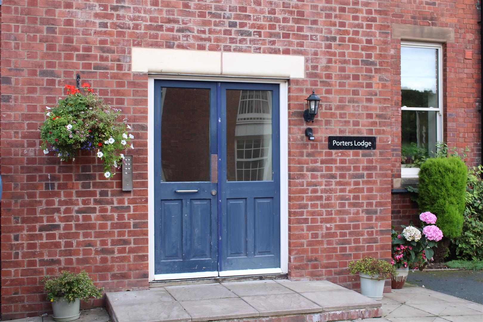 2 bed apartment for sale in Clock Tower View, Stourbridge  - Property Image 2