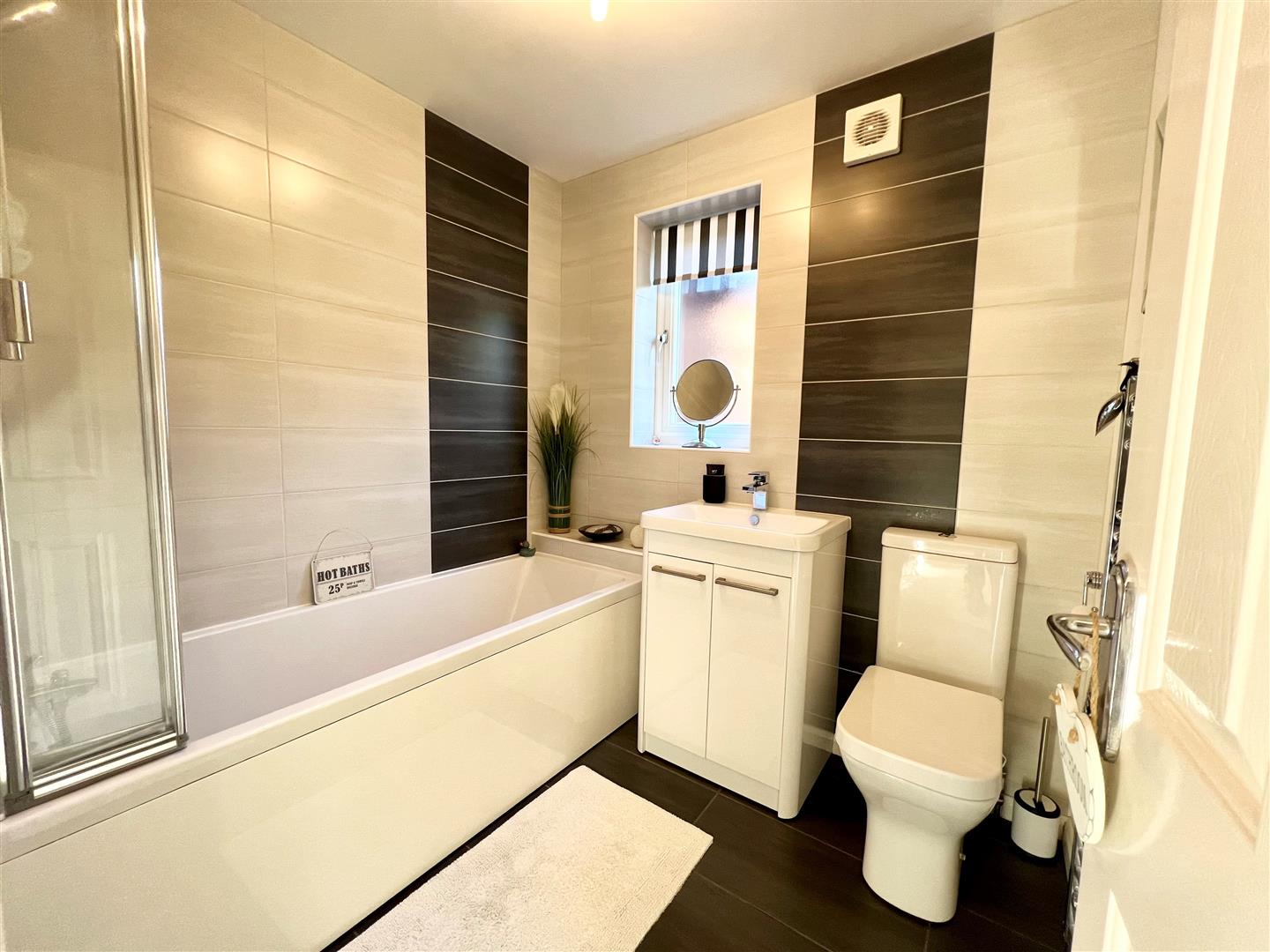 4 bed detached house for sale in The Woodlands, Cradley Heath  - Property Image 21