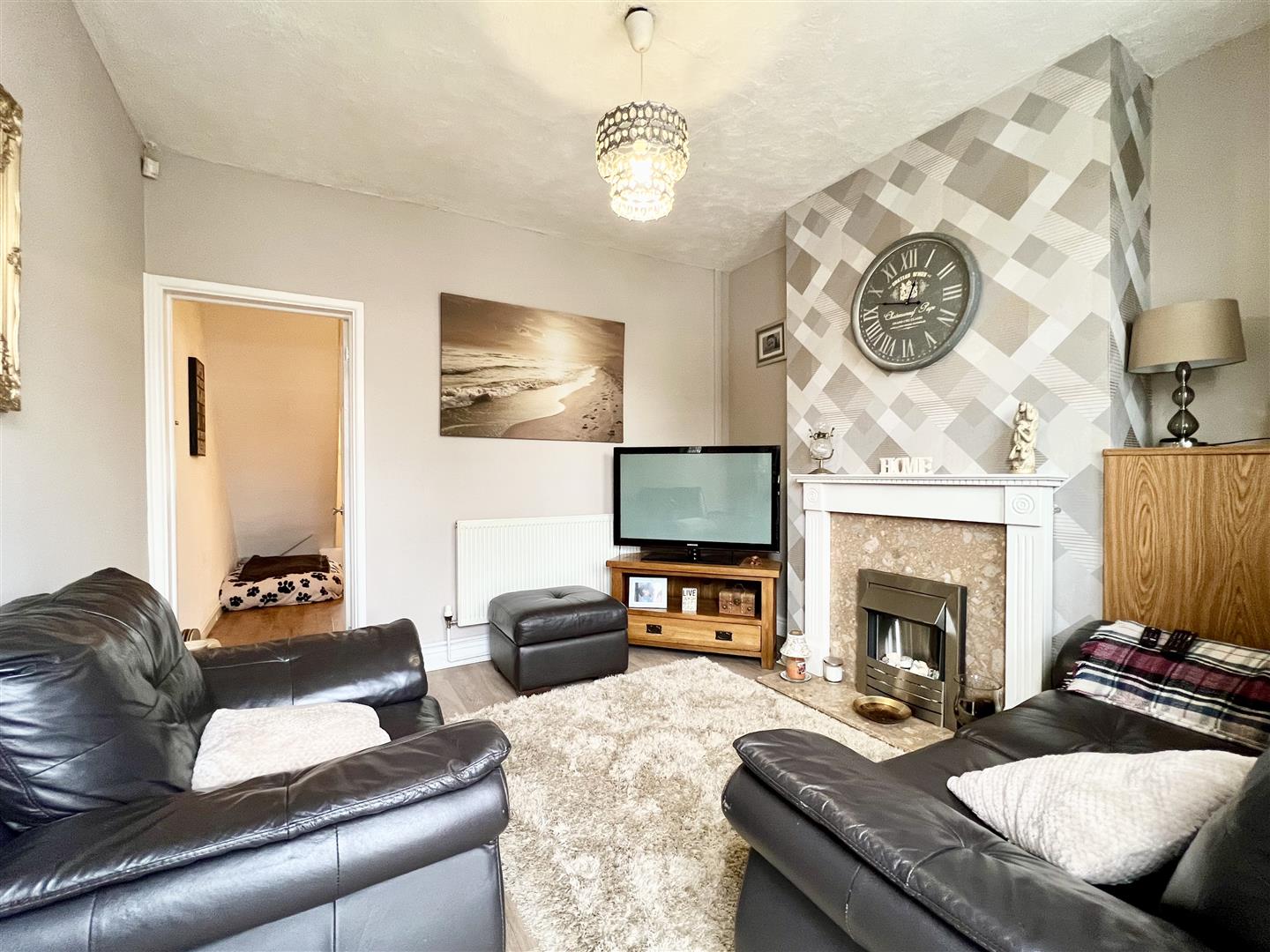 2 bed terraced house for sale in Cherry Street, Halesowen  - Property Image 2