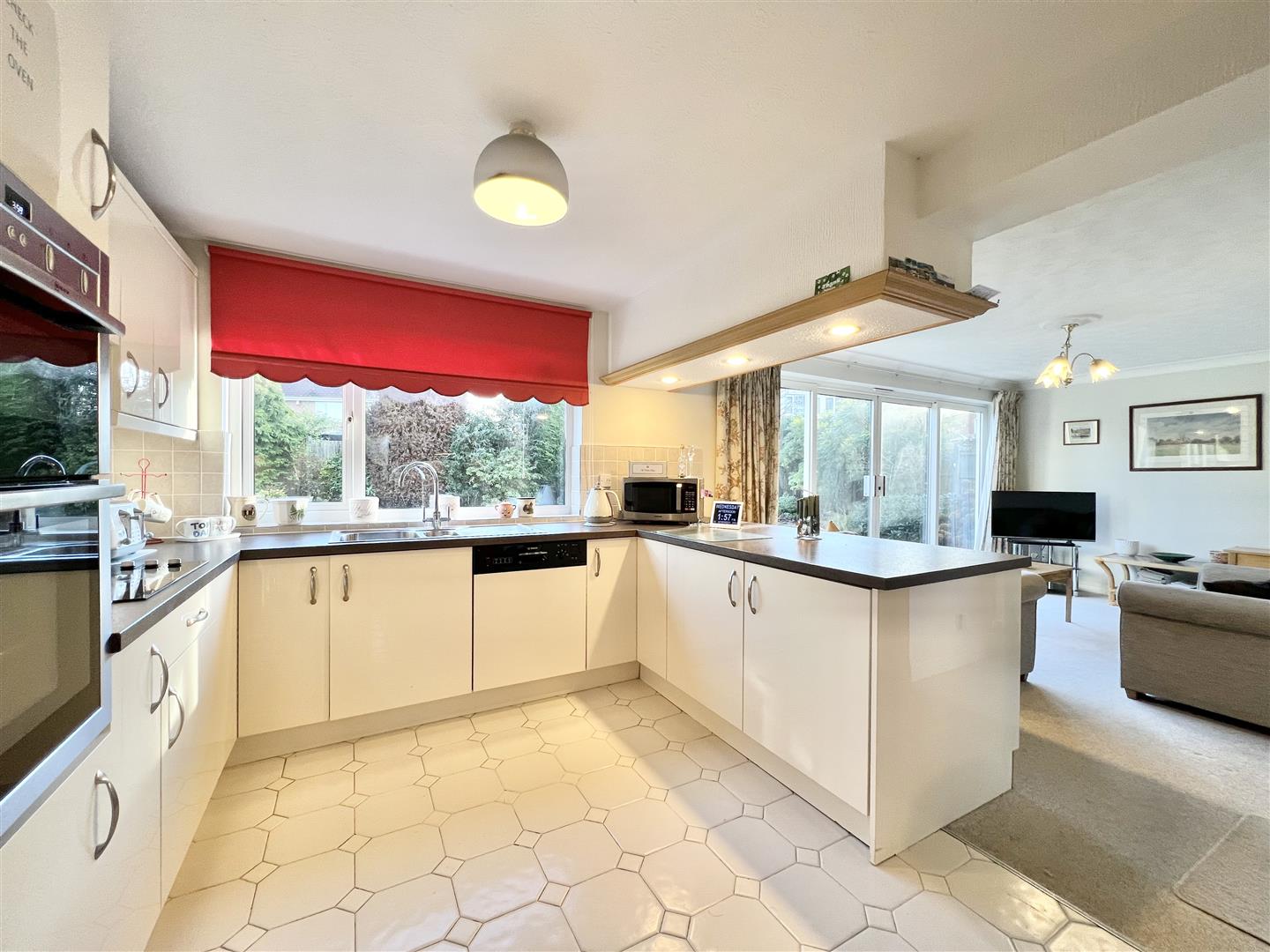 4 bed detached house for sale in Orchard Close, Stourbridge  - Property Image 10
