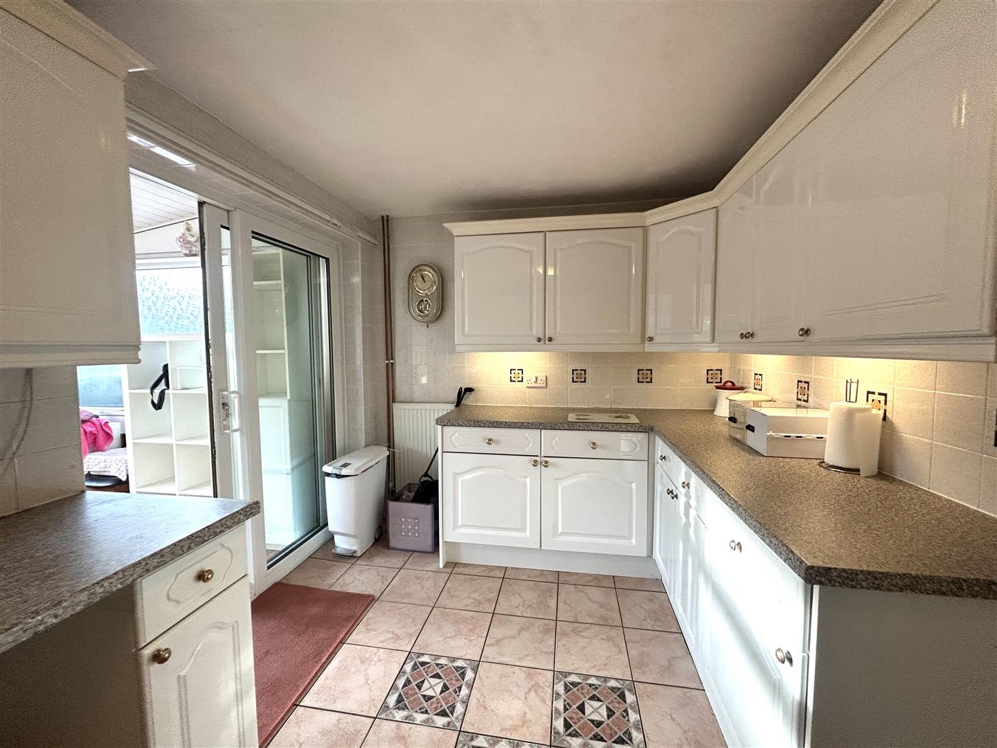 2 bed terraced house for sale in Wenlock Close, Halesowen  - Property Image 6