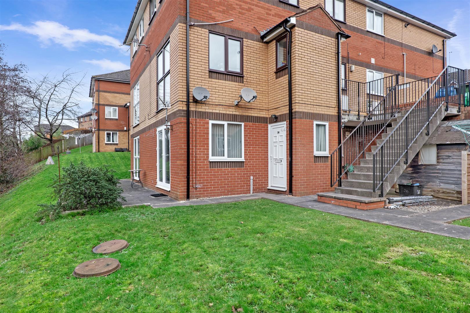 2 bed apartment for sale in Surrey Drive, Kingswinford  - Property Image 13