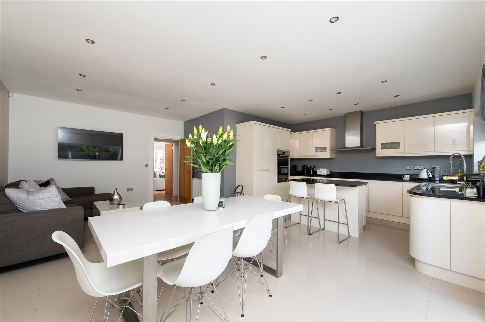 5 bed detached house for sale in Malvern Gardens, Stourbridge  - Property Image 16