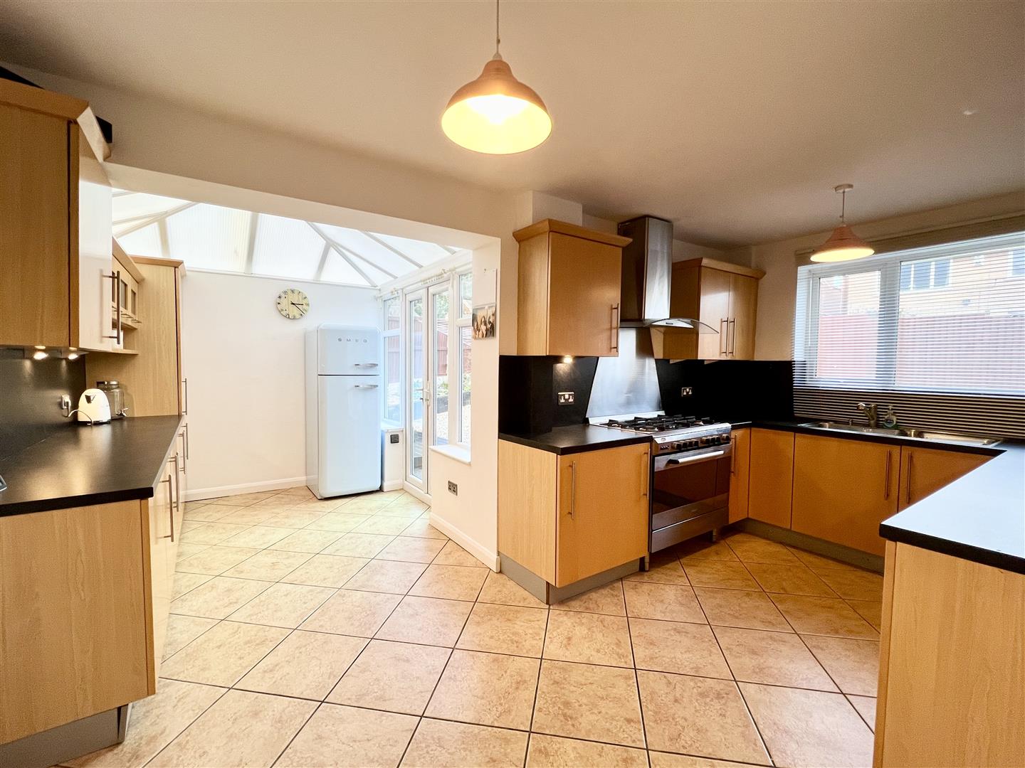 3 bed semi-detached house for sale in Hopwood Close, Halesowen  - Property Image 6