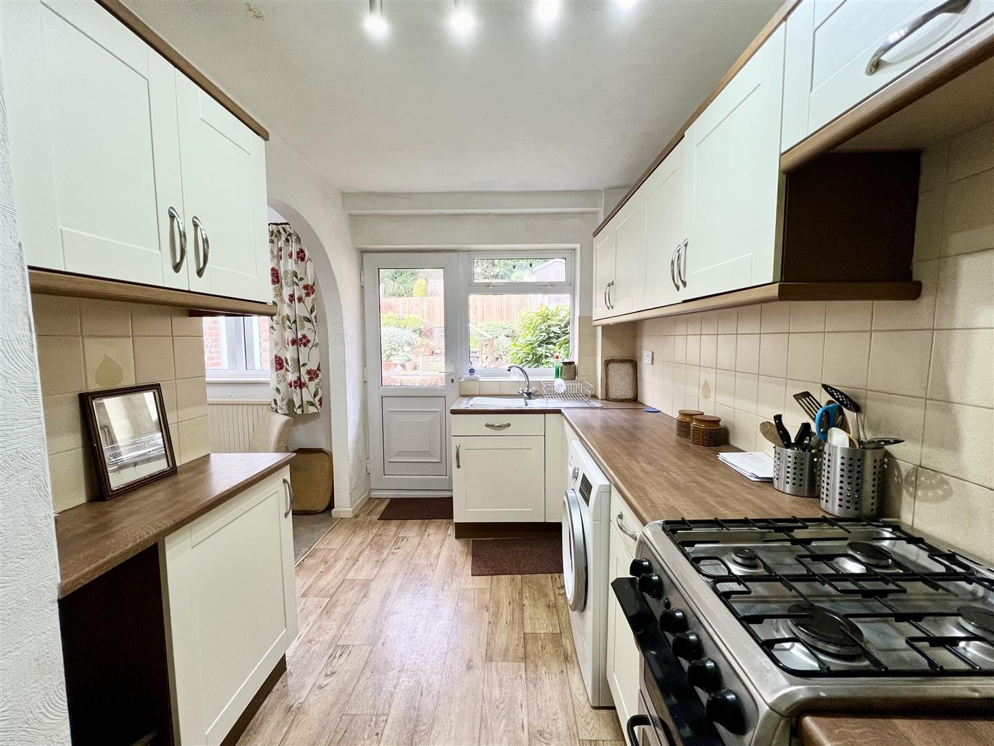 2 bed semi-detached house for sale in Chatsworth Road, Halesowen  - Property Image 2