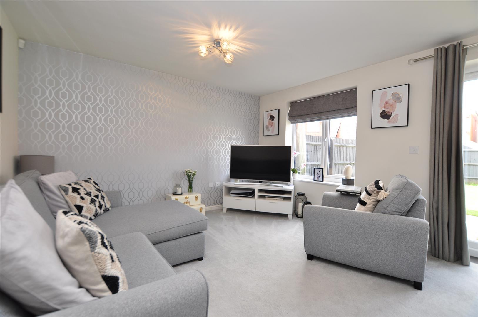 3 bed semi-detached house for sale in Vickers Close, Halesowen  - Property Image 5