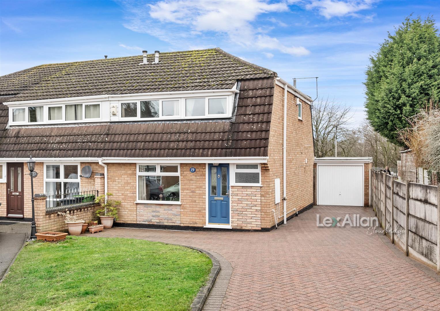 3 bed semi-detached house for sale in Warner Drive, Brierley Hill - Property Image 1