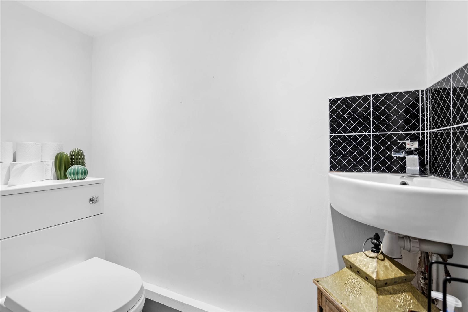3 bed detached house for sale in Swindell Road, Stourbridge  - Property Image 8